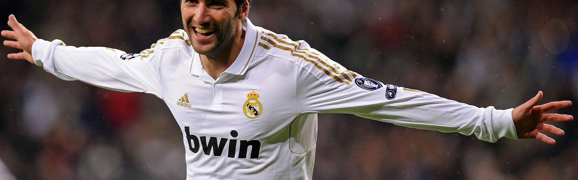 柠檬体育直播-中国球迷对于C罗加盟中超联赛的期待与分析